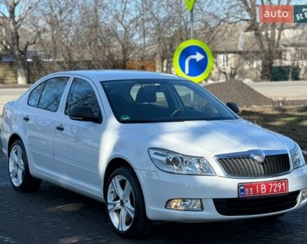 Белый Шкода Октавия, объемом двигателя 1.6 л и пробегом 248 тыс. км за 7950 $, фото 1 на Automoto.ua