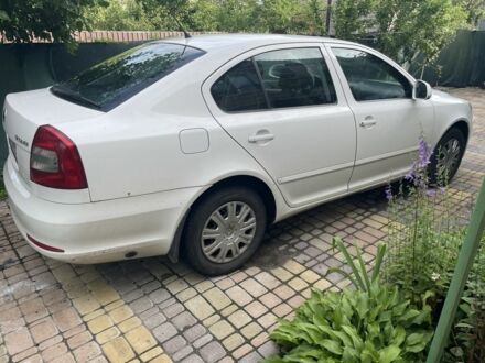 Шкода Октавия 2010 в Киеве на Automoto.ua Белый Шкода Октавия, объемом двигателя 1.6 л и пробегом 270 тыс. км за 6500 $, фото 1 на Automoto.ua