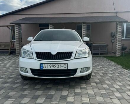 Белый Шкода Октавия, объемом двигателя 1.8 л и пробегом 320 тыс. км за 6400 $, фото 1 на Automoto.ua