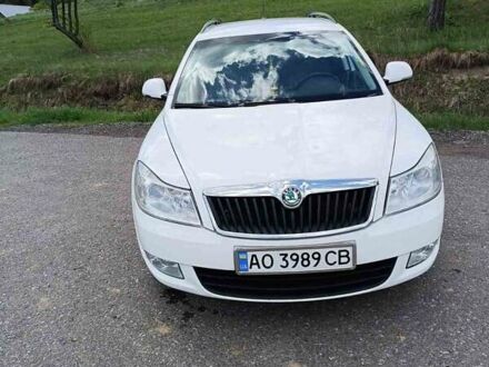 Белый Шкода Октавия, объемом двигателя 1.6 л и пробегом 325 тыс. км за 7500 $, фото 1 на Automoto.ua