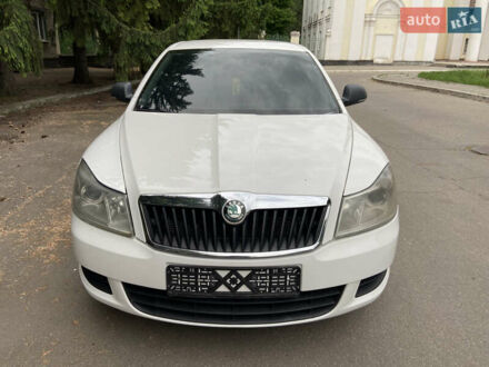 Шкода Октавия 2011 в Желтых Водах на Automoto.ua Белый Шкода Октавия, объемом двигателя 1.6 л и пробегом 151 тыс. км за 7950 $, фото 1 на Automoto.ua