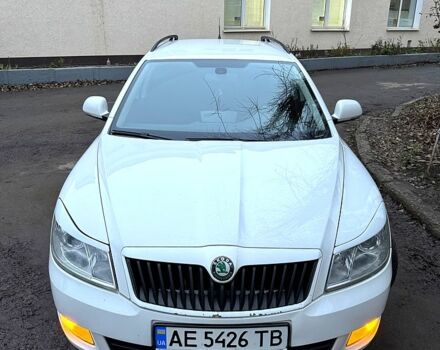Белый Шкода Октавия, объемом двигателя 1.6 л и пробегом 245 тыс. км за 7800 $, фото 1 на Automoto.ua