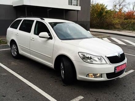 Белый Шкода Октавия, объемом двигателя 1.8 л и пробегом 159 тыс. км за 8500 $, фото 1 на Automoto.ua