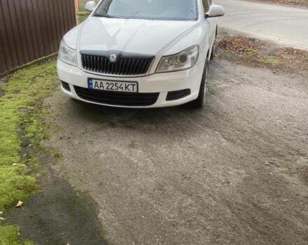 Белый Шкода Октавия, объемом двигателя 2 л и пробегом 190 тыс. км за 8200 $, фото 1 на Automoto.ua