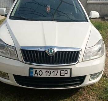 Шкода Октавия 2011 в Виноградове на Automoto.ua Белый Шкода Октавия, объемом двигателя 1.39 л и пробегом 315 тыс. км за 7200 $, фото 1 на Automoto.ua
