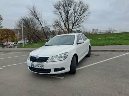 Белый Шкода Октавия, объемом двигателя 1.6 л и пробегом 240 тыс. км за 7600 $, фото 1 на Automoto.ua