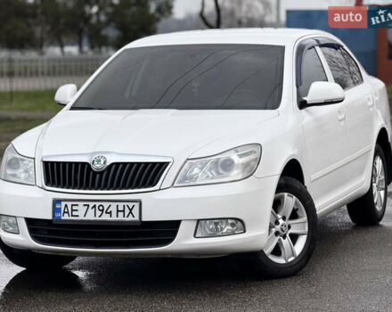Белый Шкода Октавия, объемом двигателя 1.6 л и пробегом 220 тыс. км за 8499 $, фото 1 на Automoto.ua