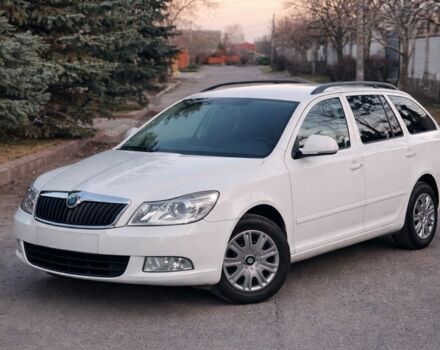 Белый Шкода Октавия, объемом двигателя 1.6 л и пробегом 163 тыс. км за 8200 $, фото 1 на Automoto.ua