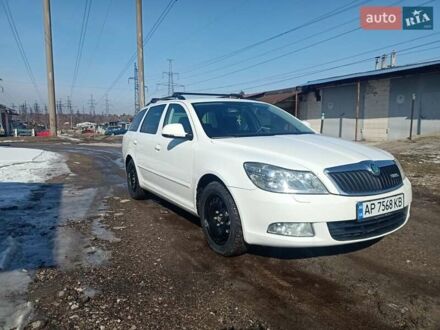Шкода Октавия 2011 в Запорожье на Automoto.ua Белый Шкода Октавия, объемом двигателя 1.97 л и пробегом 292 тыс. км за 9000 $, фото 1 на Automoto.ua