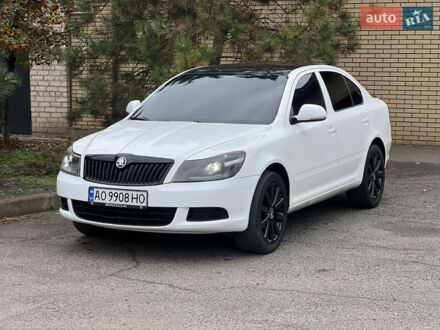 Белый Шкода Октавия, объемом двигателя 1.6 л и пробегом 270 тыс. км за 6800 $, фото 1 на Automoto.ua