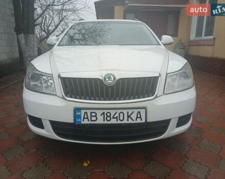 Белый Шкода Октавия, объемом двигателя 1.6 л и пробегом 245 тыс. км за 7200 $, фото 1 на Automoto.ua