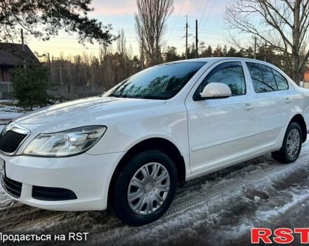 Белый Шкода Октавия, объемом двигателя 1.6 л и пробегом 18000 тыс. км за 7700 $, фото 1 на Automoto.ua