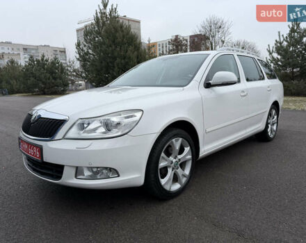 Белый Шкода Октавия, объемом двигателя 1.8 л и пробегом 231 тыс. км за 9100 $, фото 1 на Automoto.ua