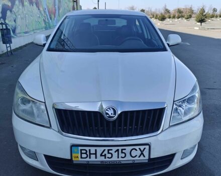 Белый Шкода Октавия, объемом двигателя 1.8 л и пробегом 105 тыс. км за 8500 $, фото 1 на Automoto.ua