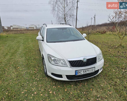 Белый Шкода Октавия, объемом двигателя 1.6 л и пробегом 380 тыс. км за 7500 $, фото 1 на Automoto.ua