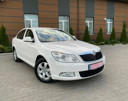 Белый Шкода Октавия, объемом двигателя 1.6 л и пробегом 189 тыс. км за 8999 $, фото 1 на Automoto.ua