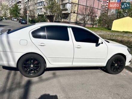 Шкода Октавия 2011 в Днепре (Днепропетровске) на Automoto.ua Белый Шкода Октавия, объемом двигателя 1.8 л и пробегом 214 тыс. км за 9000 $, фото 1 на Automoto.ua
