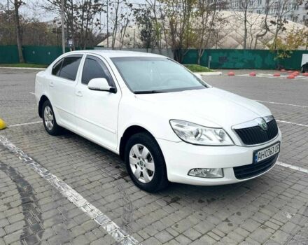 Білий Шкода Октавія, об'ємом двигуна 1.8 л та пробігом 180 тис. км за 7200 $, фото 1 на Automoto.ua