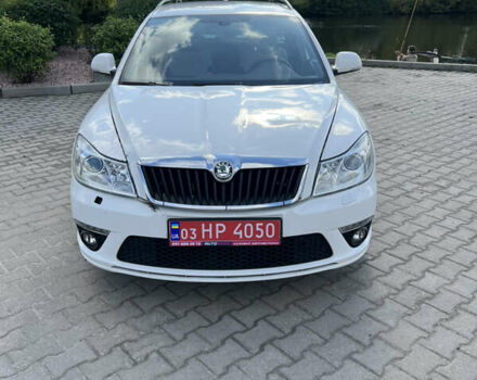 Білий Шкода Октавія, об'ємом двигуна 2 л та пробігом 176 тис. км за 8000 $, фото 1 на Automoto.ua