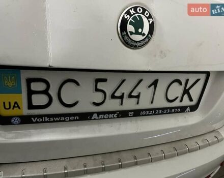 Белый Шкода Октавия, объемом двигателя 1.6 л и пробегом 248 тыс. км за 3300 $, фото 1 на Automoto.ua