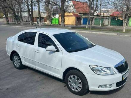 Білий Шкода Октавія, об'ємом двигуна 1.8 л та пробігом 132 тис. км за 7700 $, фото 1 на Automoto.ua