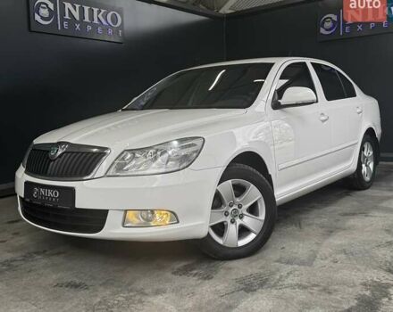 Белый Шкода Октавия, объемом двигателя 1.6 л и пробегом 204 тыс. км за 7300 $, фото 1 на Automoto.ua