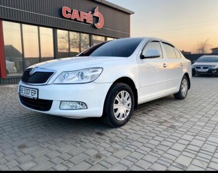 Білий Шкода Октавія, об'ємом двигуна 1.8 л та пробігом 245 тис. км за 9000 $, фото 1 на Automoto.ua