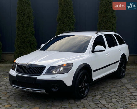 Белый Шкода Октавия, объемом двигателя 2 л и пробегом 282 тыс. км за 8500 $, фото 1 на Automoto.ua