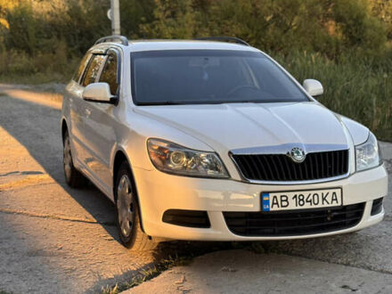 Белый Шкода Октавия, объемом двигателя 1.6 л и пробегом 243 тыс. км за 7500 $, фото 1 на Automoto.ua