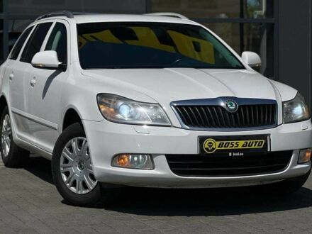 Белый Шкода Октавия, объемом двигателя 1.6 л и пробегом 320 тыс. км за 8000 $, фото 1 на Automoto.ua