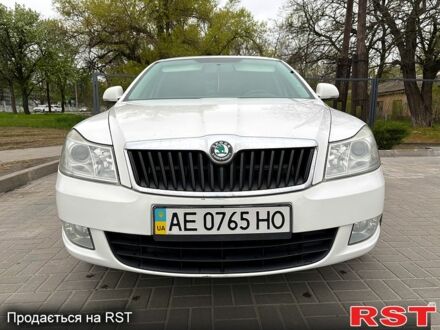 Білий Шкода Октавія, об'ємом двигуна 1.8 л та пробігом 216 тис. км за 7500 $, фото 1 на Automoto.ua