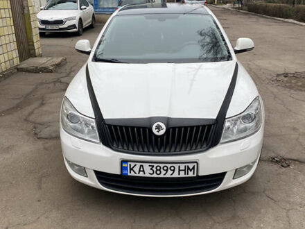 Шкода Октавия 2011 в Кривом Роге на Automoto.ua Белый Шкода Октавия, объемом двигателя 1.8 л и пробегом 175 тыс. км за 9500 $, фото 1 на Automoto.ua