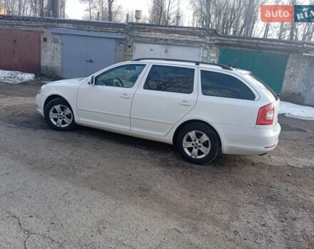 Белый Шкода Октавия, объемом двигателя 1.6 л и пробегом 222 тыс. км за 10000 $, фото 1 на Automoto.ua