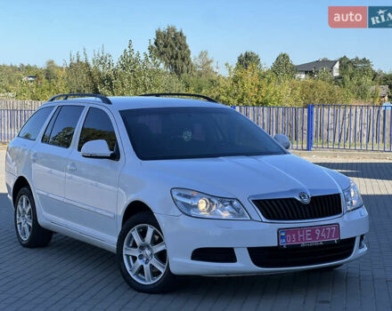 Белый Шкода Октавия, объемом двигателя 1.6 л и пробегом 261 тыс. км за 7150 $, фото 1 на Automoto.ua