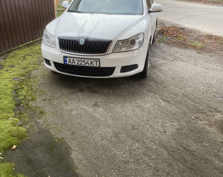 Білий Шкода Октавія, об'ємом двигуна 1.97 л та пробігом 307 тис. км за 8200 $, фото 1 на Automoto.ua