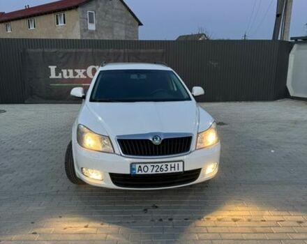 Белый Шкода Октавия, объемом двигателя 1.6 л и пробегом 228 тыс. км за 7600 $, фото 1 на Automoto.ua