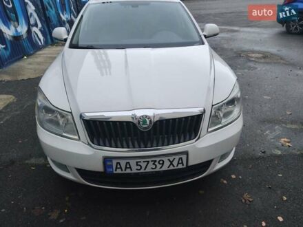 Білий Шкода Октавія, об'ємом двигуна 1.6 л та пробігом 209 тис. км за 8700 $, фото 1 на Automoto.ua