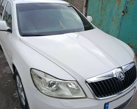 Белый Шкода Октавия, объемом двигателя 1.6 л и пробегом 320 тыс. км за 7500 $, фото 1 на Automoto.ua