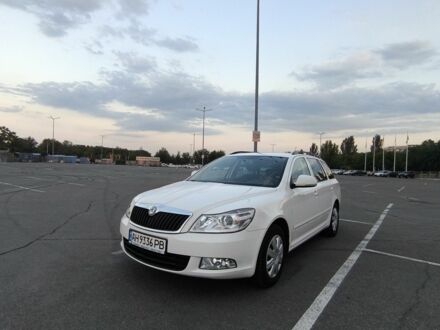 Белый Шкода Октавия, объемом двигателя 1.4 л и пробегом 250 тыс. км за 7500 $, фото 1 на Automoto.ua