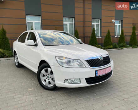 Білий Шкода Октавія, об'ємом двигуна 1.6 л та пробігом 189 тис. км за 8999 $, фото 1 на Automoto.ua