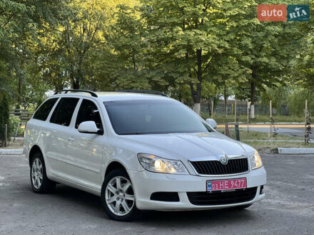 Білий Шкода Октавія, об'ємом двигуна 1.6 л та пробігом 261 тис. км за 7400 $, фото 1 на Automoto.ua