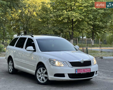 Білий Шкода Октавія, об'ємом двигуна 1.6 л та пробігом 261 тис. км за 7400 $, фото 1 на Automoto.ua