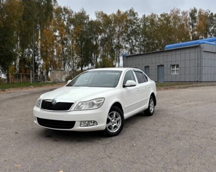 Білий Шкода Октавія, об'ємом двигуна 1.6 л та пробігом 198 тис. км за 6900 $, фото 1 на Automoto.ua