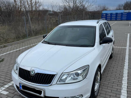 Білий Шкода Октавія, об'ємом двигуна 1.2 л та пробігом 215 тис. км за 6500 $, фото 1 на Automoto.ua