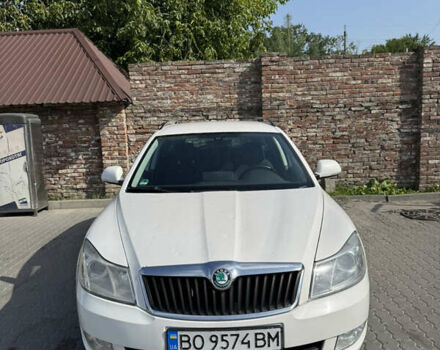 Білий Шкода Октавія, об'ємом двигуна 2 л та пробігом 354 тис. км за 8000 $, фото 1 на Automoto.ua