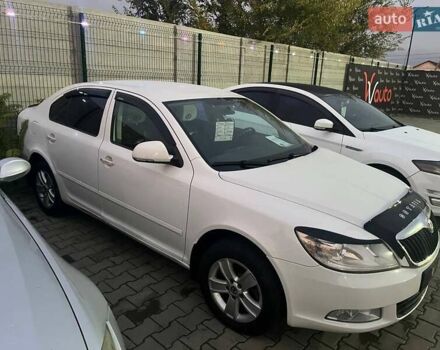 Белый Шкода Октавия, объемом двигателя 1.6 л и пробегом 200 тыс. км за 6200 $, фото 1 на Automoto.ua