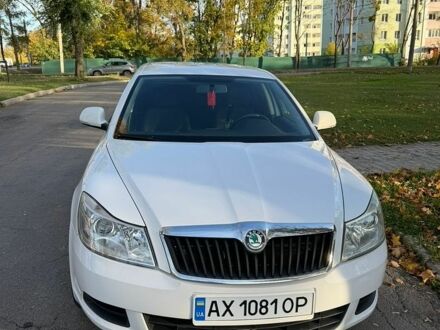 Белый Шкода Октавия, объемом двигателя 1.6 л и пробегом 251 тыс. км за 7000 $, фото 1 на Automoto.ua