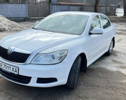 Белый Шкода Октавия, объемом двигателя 1.6 л и пробегом 300 тыс. км за 6000 $, фото 1 на Automoto.ua