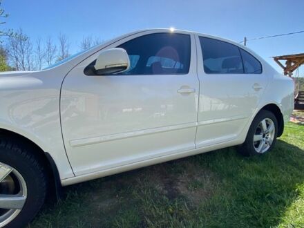 Белый Шкода Октавия, объемом двигателя 1.8 л и пробегом 135 тыс. км за 7300 $, фото 1 на Automoto.ua
