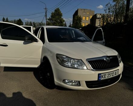 Белый Шкода Октавия, объемом двигателя 1.6 л и пробегом 256 тыс. км за 8500 $, фото 1 на Automoto.ua
